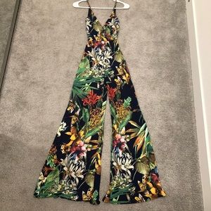 Fashion nova jumpsuit size small